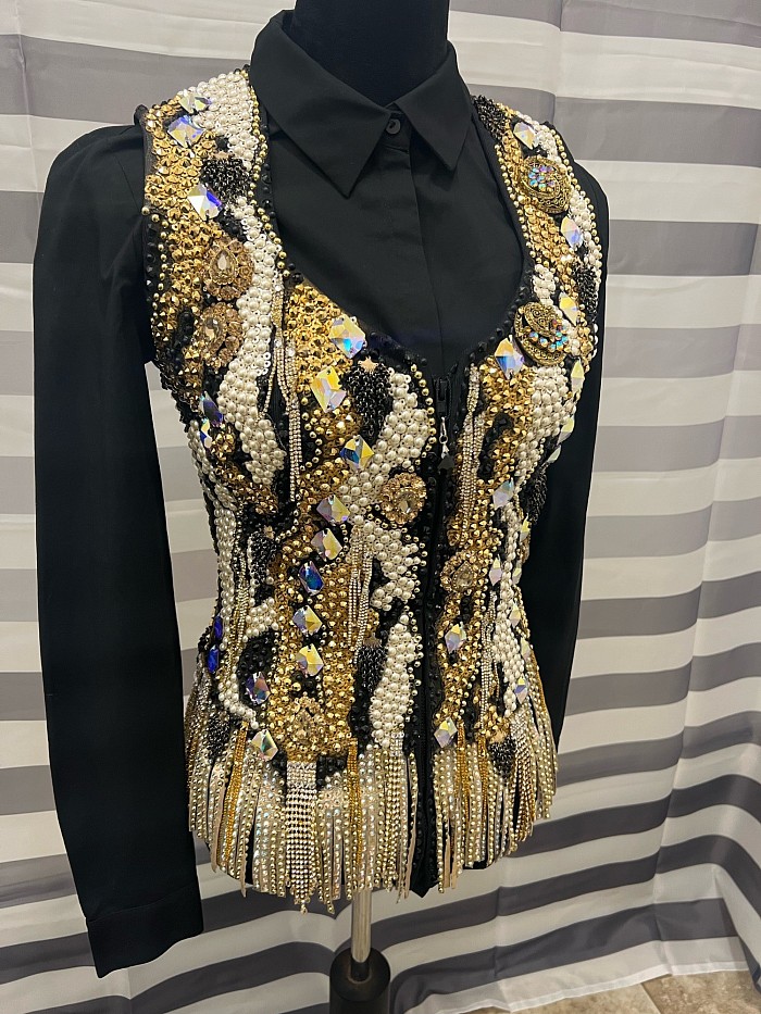 In on consignment at CRS Custom Creations. Stunning Trudy vest and under shirt! This vest is in like NEW condition priced at $1500 plus shipping all sales are final!  Bust 32 Waist 28  Hip 35